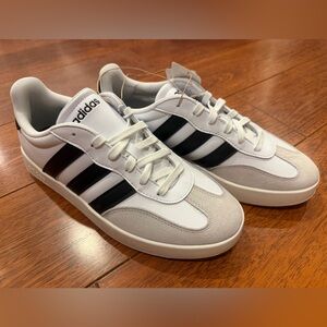 Adidas Barreda Sneakers – Women’s Sizes 7 & 8 – NWT 🤍🖤